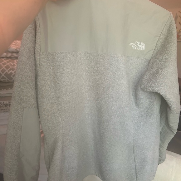 Light Gray North Face Denali jacket - Picture 3 of 5